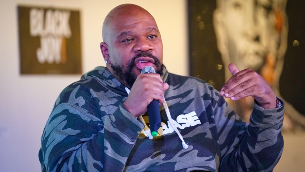 WATCH: Isaac Hayes’ Son Confronts Karen Blocking Him From His Suburban Atlanta Home, You Won’t Believe What She Says to Him