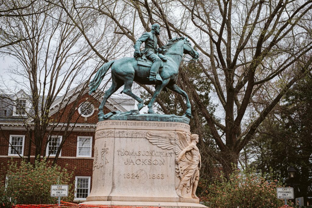 Charlottesville City Council Votes to Finally Remove 2 Confederate Statues From Local Parks