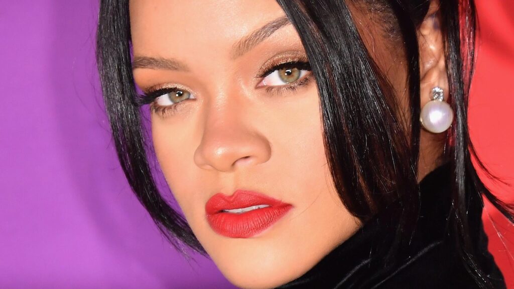 Scent of a Bad Gal: Rihanna Announces Fenty Parfum Is Coming Soon