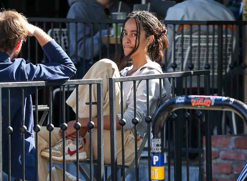 Wow! Malia Obama’s Red Hair Got Our Attention