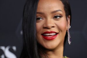 Is Rihanna Getting Into the Hair Care Game?