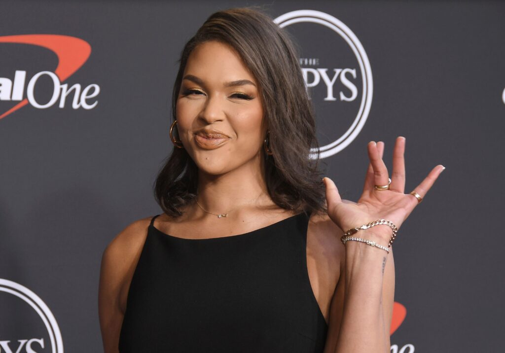 Why Did Liz Cambage Bounce From the WNBA’s L.A. Sparks?