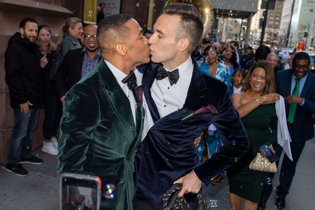 Internet Reacts to Don Lemon’s Celebrity-Packed Wedding Nuptials