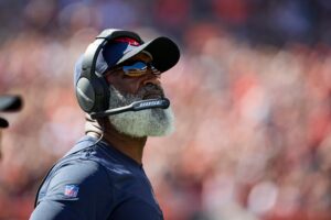 The Houston Texans Picked an Awful Time To Do Right by Lovie Smith