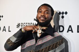 NSFW: Meek Mill Put Money on the Head of a Man Who Allegedly Did Something Disgusting to Woman At Dollar Tree