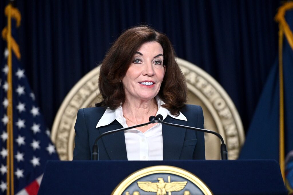 NY Gov. Kathy Hochul Lifts Contentious Mask or Vaccine Mandate