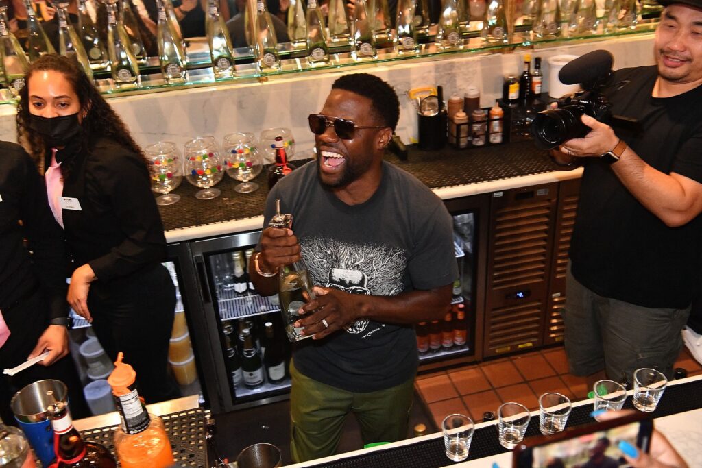 Kevin Hart Wants to Have a Drink With You