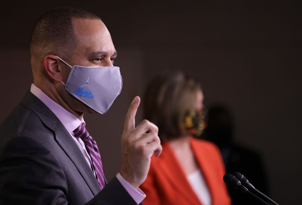 As Speaker Pelosi Nears Her Exit, Rep. Hakeem Jeffries Is A Favorite To Lead Caucus