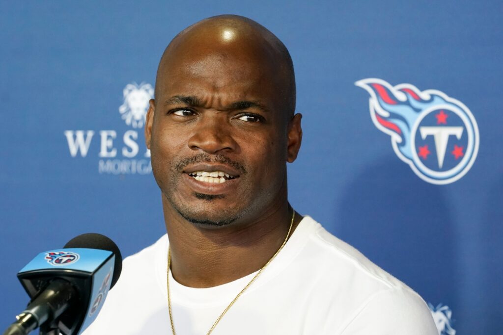 Adrian Peterson Will Not Be Charged With Felony in Domestic Violence Case, Reports Say
