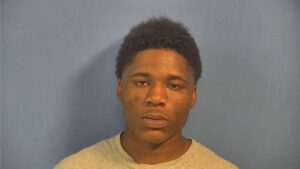 Clever Chicago Man Tries to Outsmart Police After Alleged Robbery