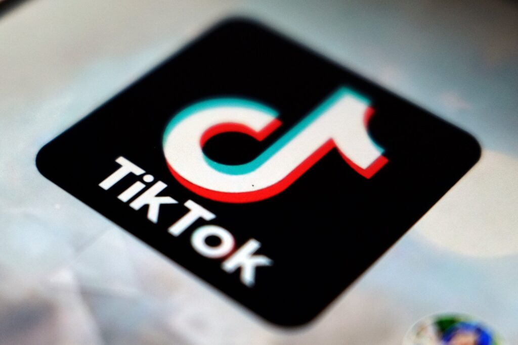 A Viral TikTok Video Shows a Woman Falsely Accusing a Black Comedian of Breaking Into Cars at Their Nashville Apartment Complex