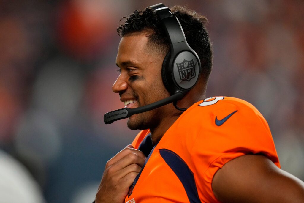 Russell Wilson’s New Deal Pushes Black Quarterbacks’ Pay Past $1 Billion