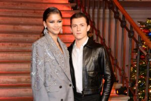 Internet is Loving Tom Holland Kicking it With Zendaya’s Blackity-Black Family!