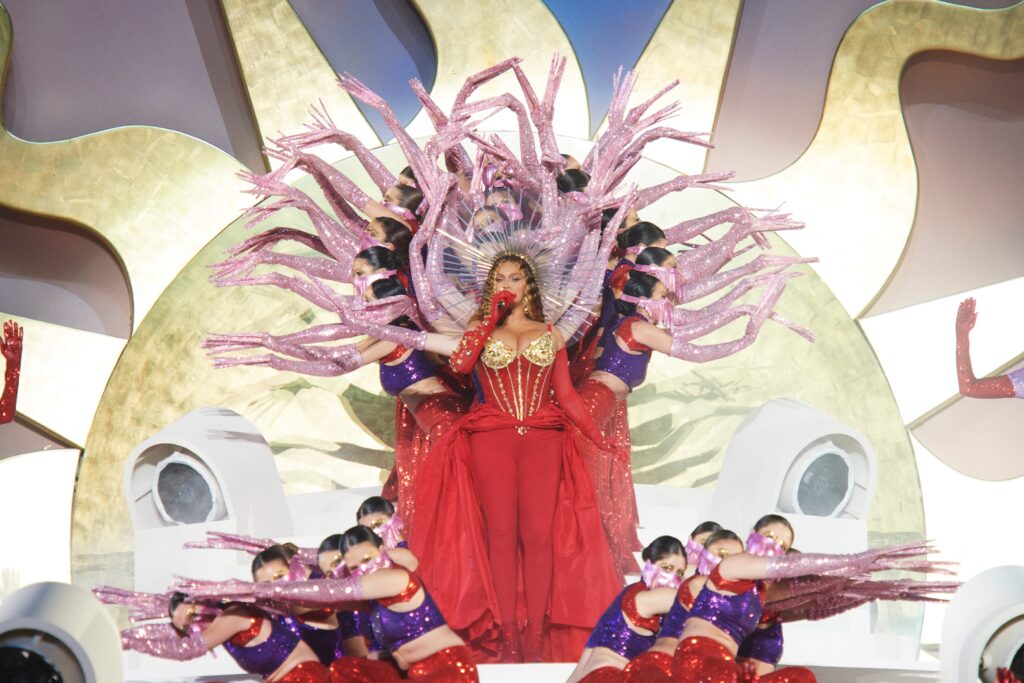 Should Journalists Have Partied With Beyoncé in Dubai? We Have Answers from the Professionals