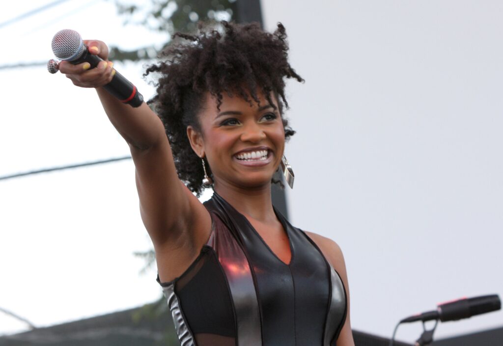 American Idol Finalist Syesha Mercado Reunited With Her Newborn Daughter