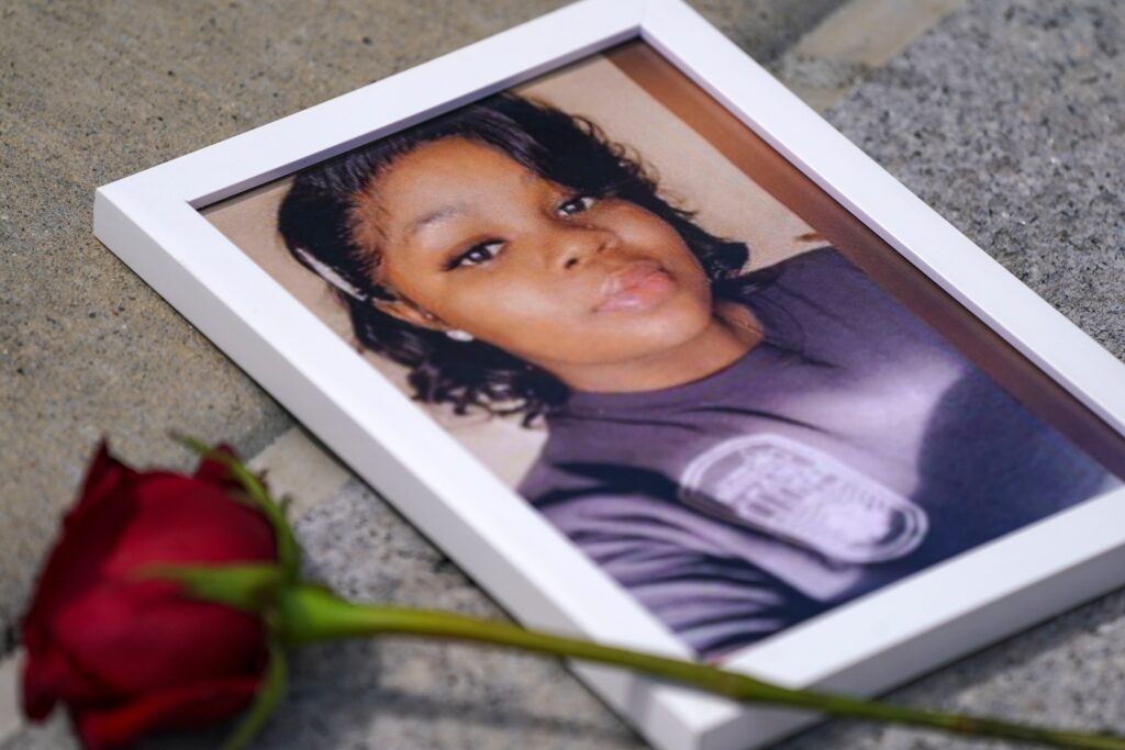 Louisville Sergeant Fired After Being Federally Charged Over Breonna Taylor Raid