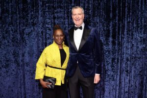 Ex-NYC Mayor Bill de Blasio Isn’t Divorced, But He’s Doing His Thing in These NYC Streets