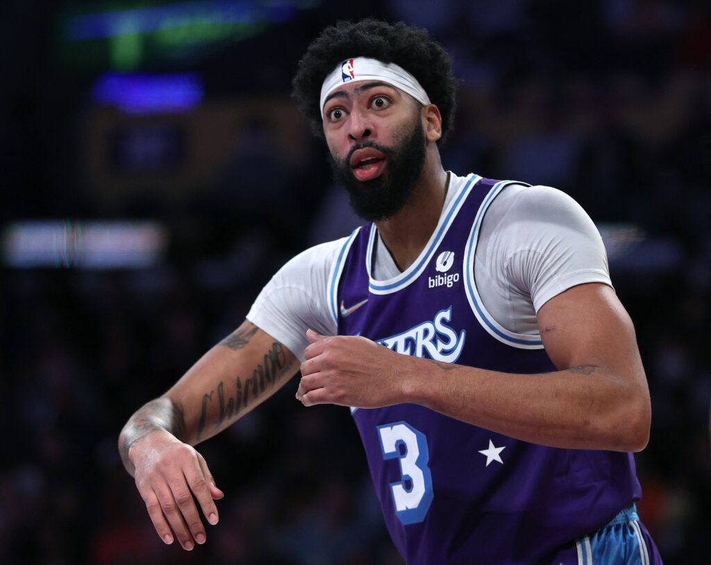 ‘You Ain’t Holding Up Your End of the Bargain’: Charles Barkley Rips Anthony Davis for Lakers’ Struggles