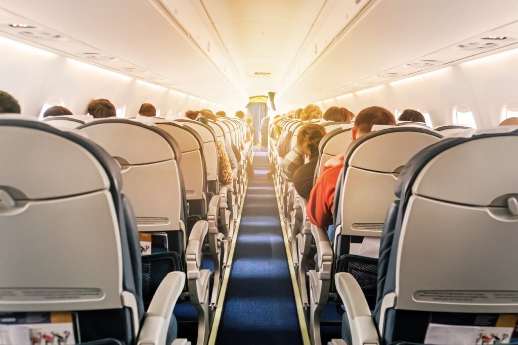 5 Ridiculous Types of People on an Airplane as You Wait to Deboard