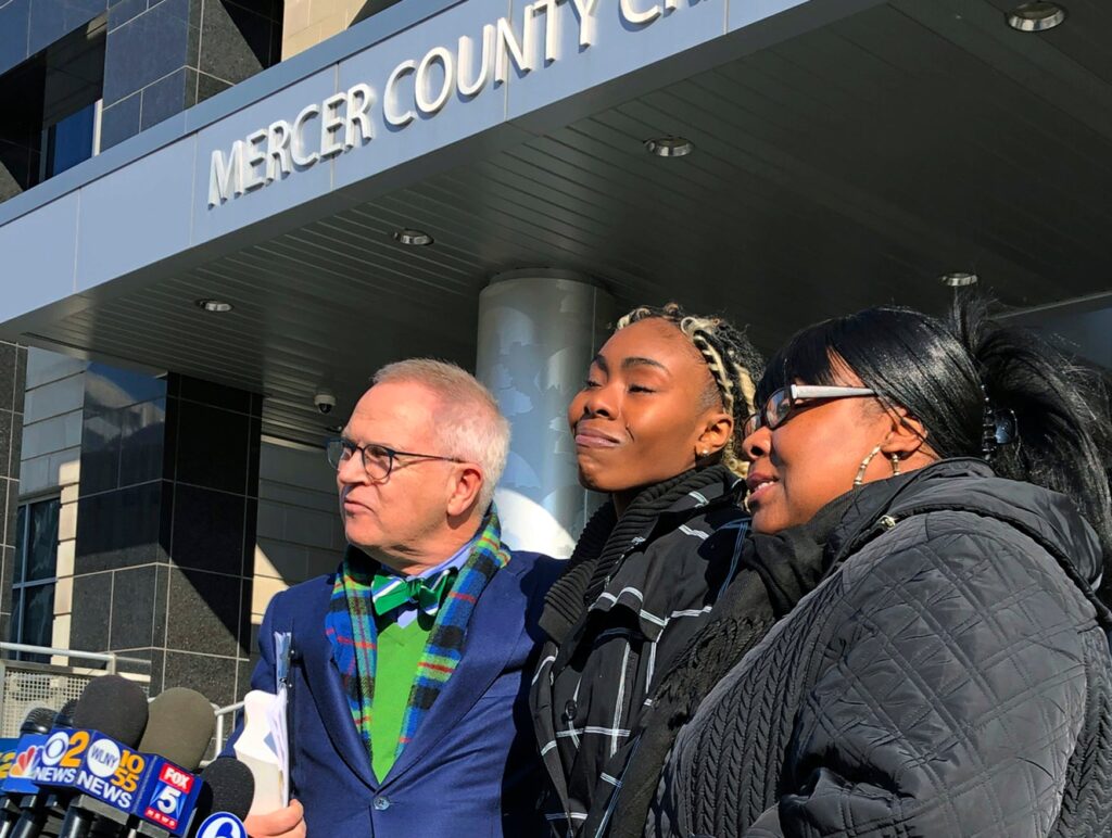 New York City Shells Out $625K to Woman Whose Baby Was Ripped from Her Arms During Welfare Office Confrontation