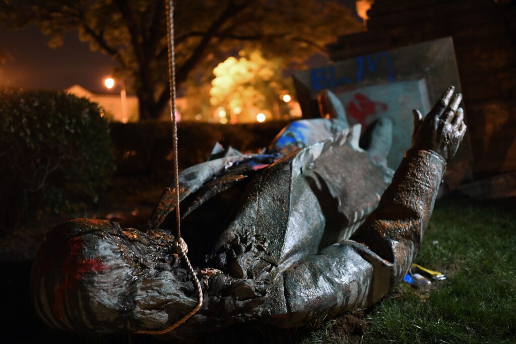 Crowd Pulls Down Confederate Statue in Washington, D.C. on Juneteenth