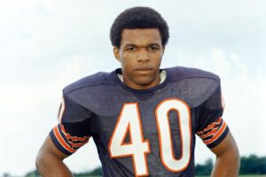 NFL Legend Gale Sayers Dead at 77