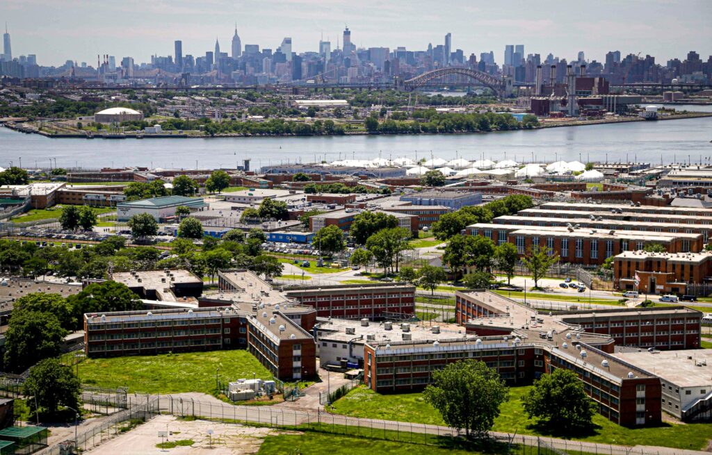 There’s Still No Smilin’ on Rikers Island