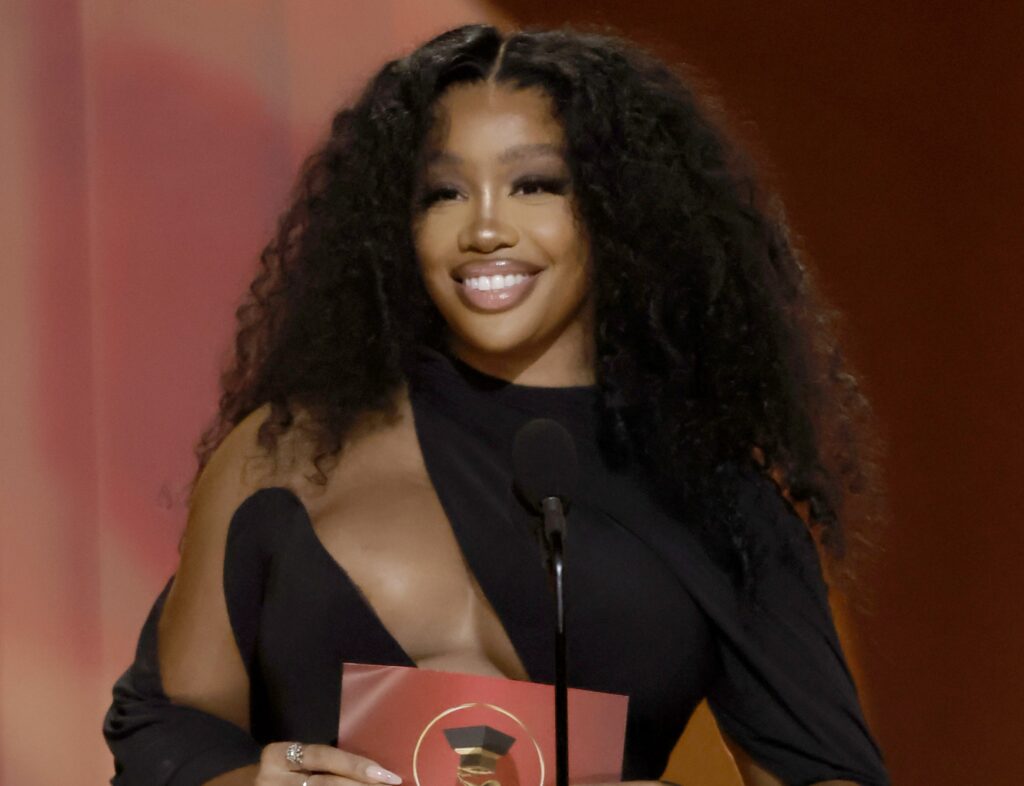 SZA’s Breast Implant Removal Sparks Discussion on Black Women’s Selfishness About Their Health