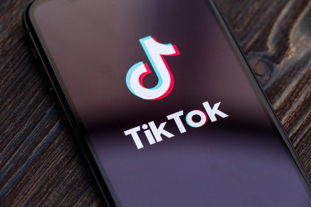 TikTok Karen Accuses Black Man of Stealing Her Phone, Only For it to be in Her Purse