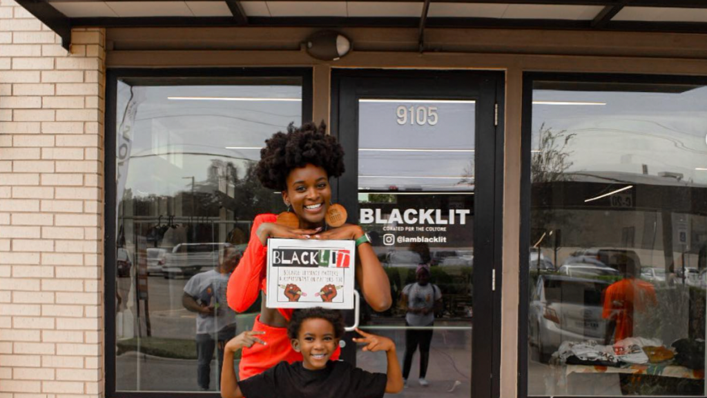 Texas Woman Forced to Close Her Bookstore After Being Threatened by a Stalker