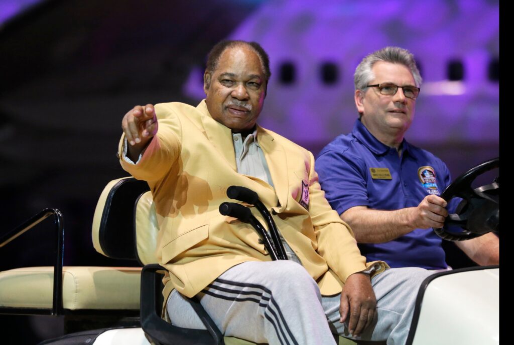 NFL Hall of Famer Bobby Mitchell Dies at 84
