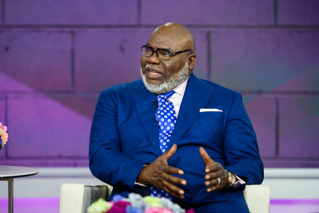 Caught on Video, T.D. Jakes Has Health Scare During Sunday Sermon