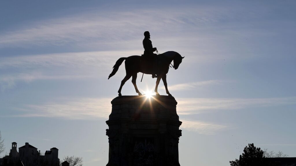 Family Member of Robert E. Lee Joins Fight to Have Confederate Statue Removed