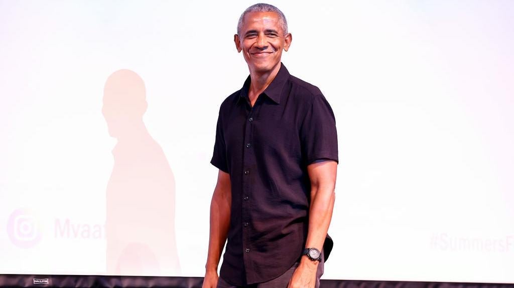 How Barack Obama Hilariously Photobombed Two Adorable Black Kids…and It’s a Story!