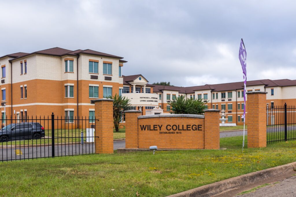 Donor Pays Off Loans for Graduating Class at HBCU Wiley College