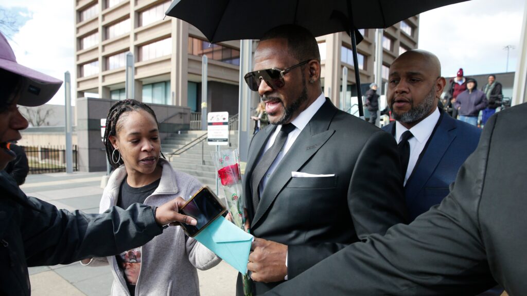 R. Kelly Didn't Show Up to Court for Civil Sex Abuse Case Because He Can't Read, Lawyers Confirm