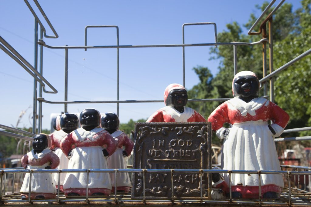 White Judge Placed on Administrative Duty After Calling Black Woman Juror in a Head Wrap 'Aunt Jemima'