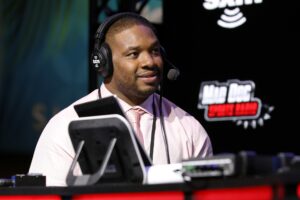 Maurice Jones-Drew, NFL Player's Association Partner With Goalsetter to Surprise Over 250 Students With Savings Accounts