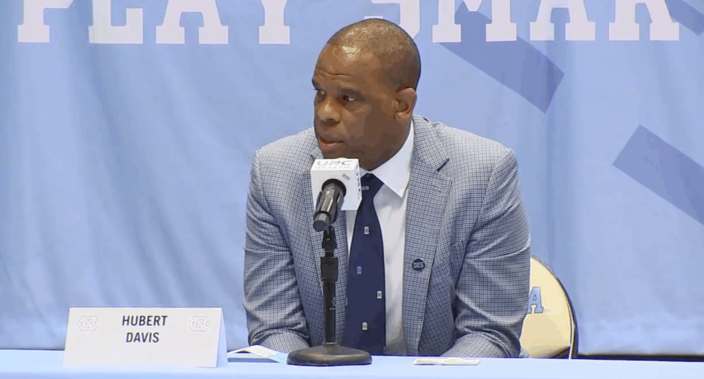 Hubert Davis Was So Close to Having a Forgettable Press Conference
