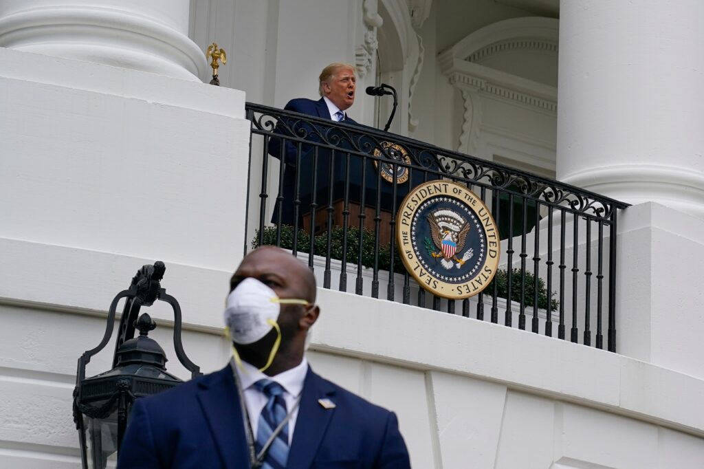 At Least 130 of Trump's Secret Service Staff Have Coronavirus or Are Quarantining After Being Exposed