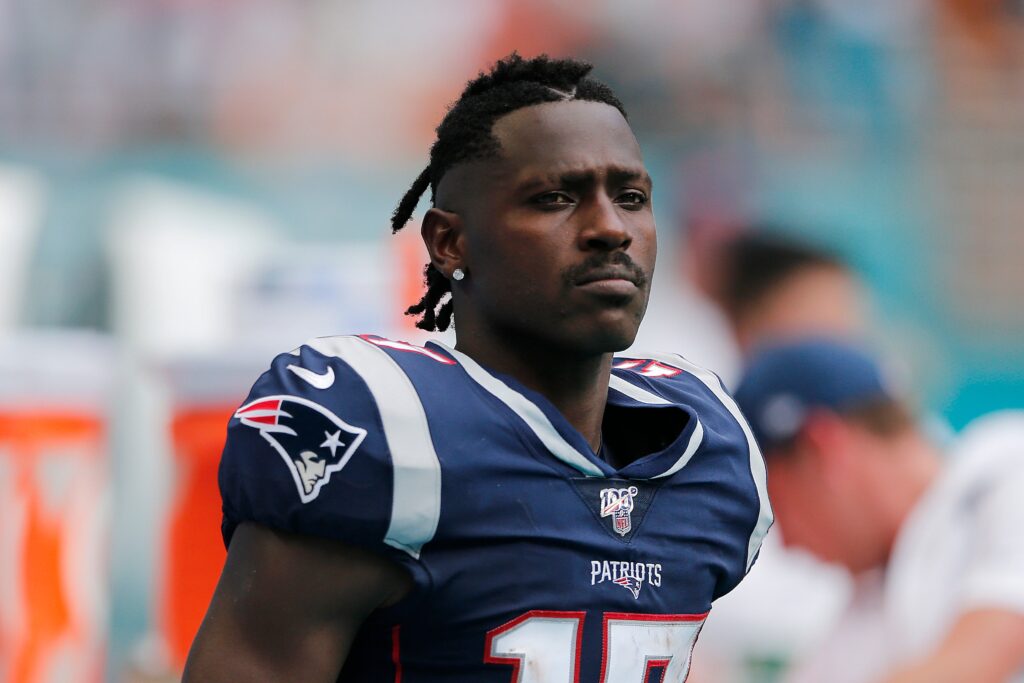 Clowns Recognize Clowns: Antonio Brown Working Out For The Saints