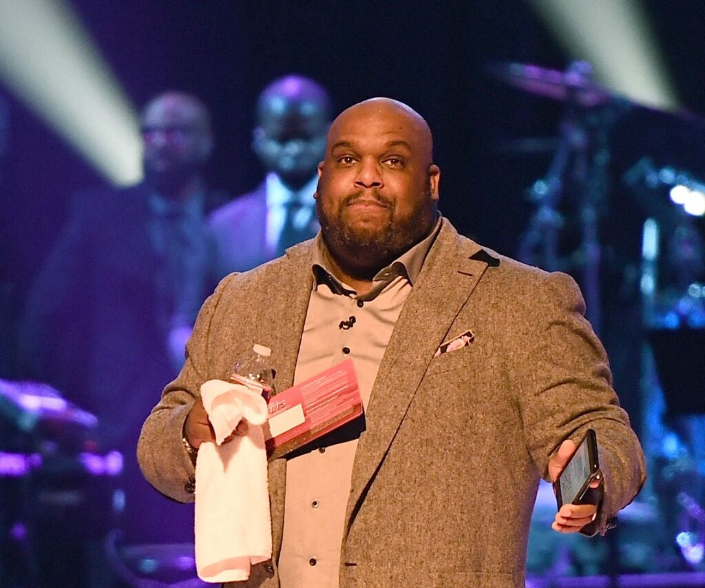 She’ll Cut Ya: Pastoral Supporter of John Gray Promises to Rain Fire on Detractors of Embattled Rev