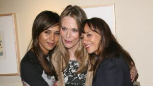 Rashida and Kidada Jones Say Goodbye to Mother Peggy Lipton
