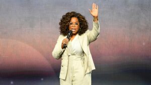 Oprah Donates $10 Million for Coronavirus Relief, With $1 Million Going to America's Food Fund